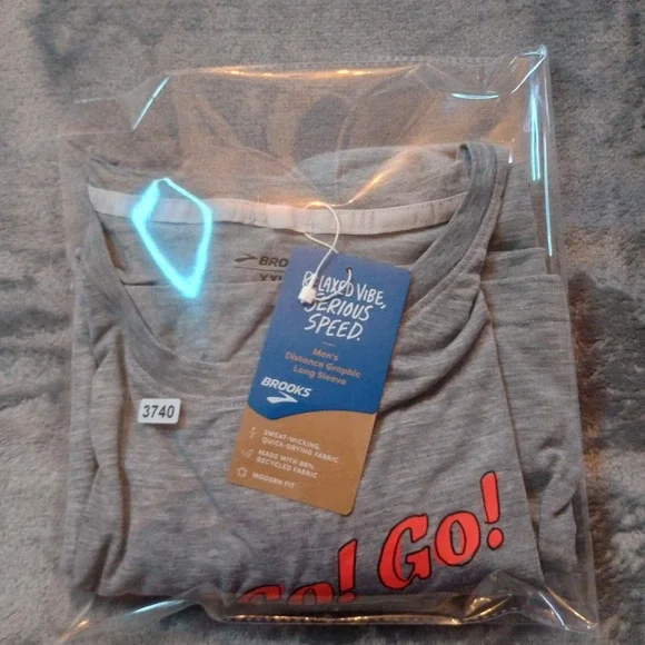 Brooks Women's‎ Run Merry Shirt Long Sleeves Christmas Holiday Active Size XXL - Picture 15 of 15